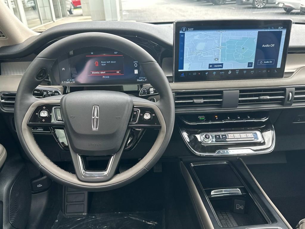 New 2025 Lincoln Corsair FWD w/ Equipment Group 101A image 23