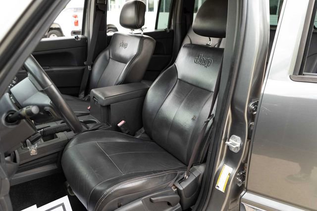 Used 2012 Jeep Liberty Sport AWD/4WD image 13