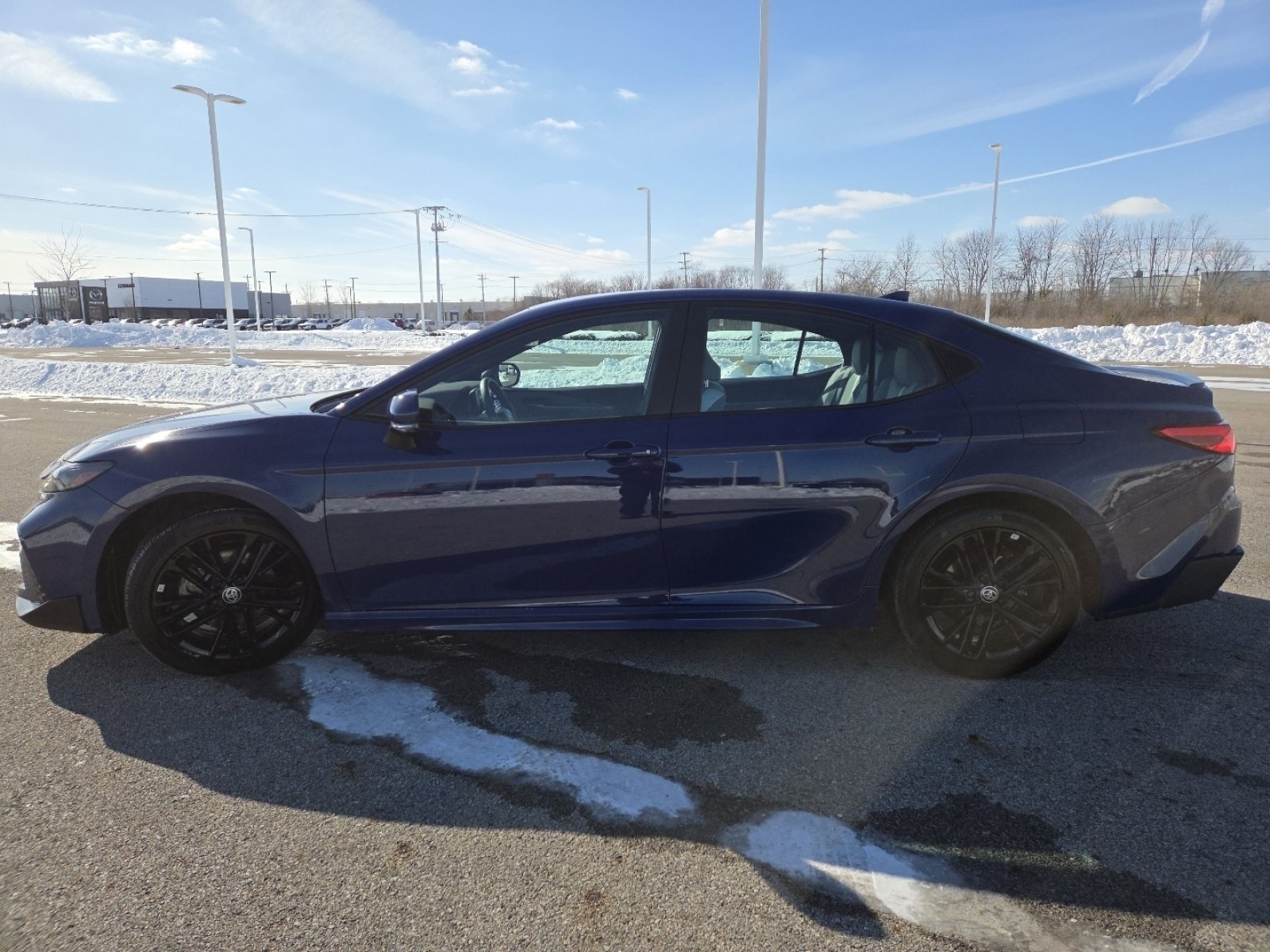 Used 2025 Toyota Camry SE image 11