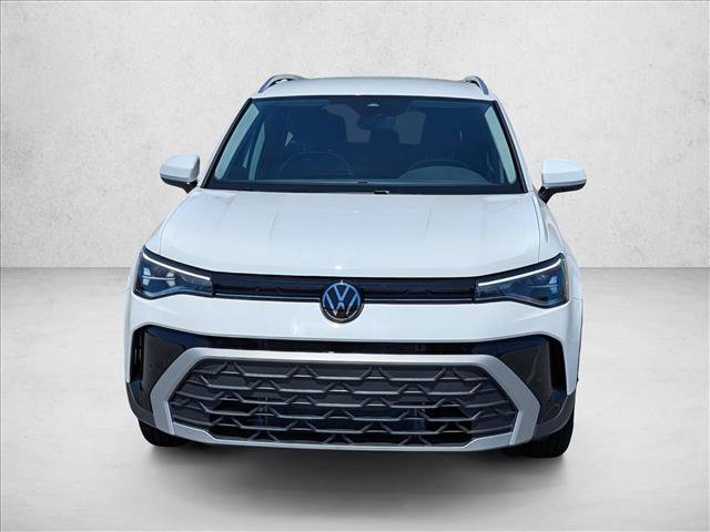New 2026 Volkswagen Taos SE FWD image 2