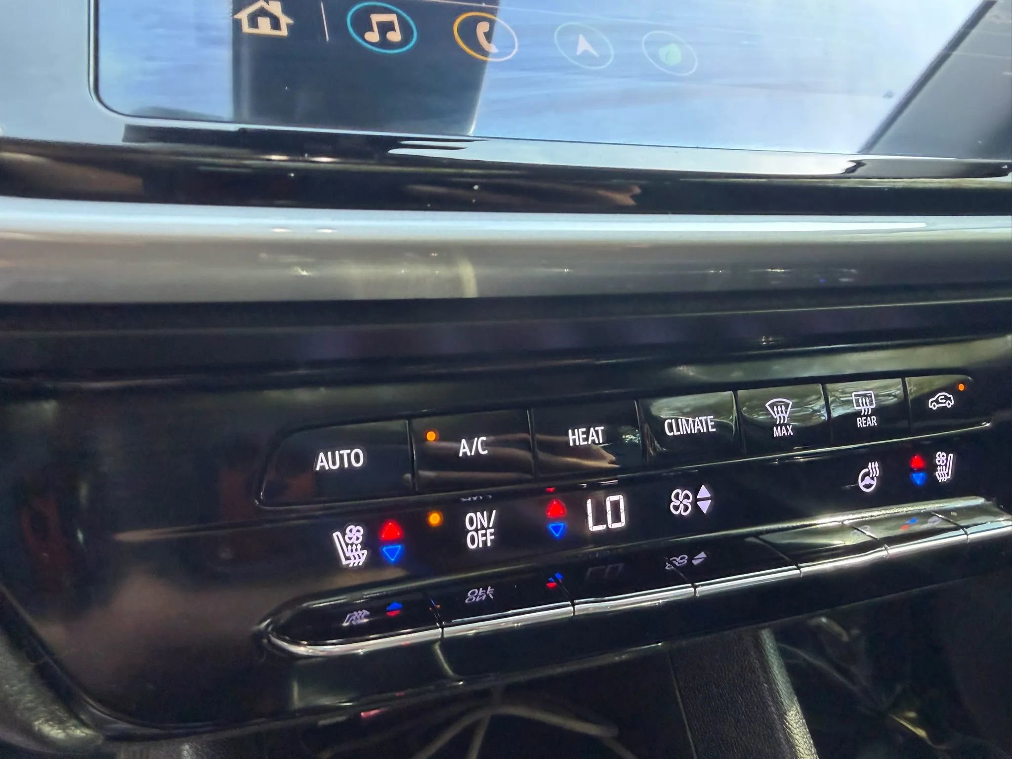 Used 2022 Chevrolet Bolt EUV Premier w/ Launch Edition FWD image 26
