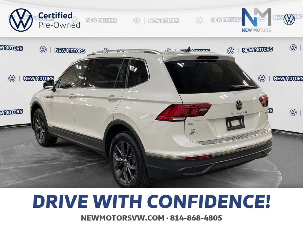 Used 2023 Volkswagen Tiguan SE w/ Panoramic Sunroof Package AWD/4WD image 3