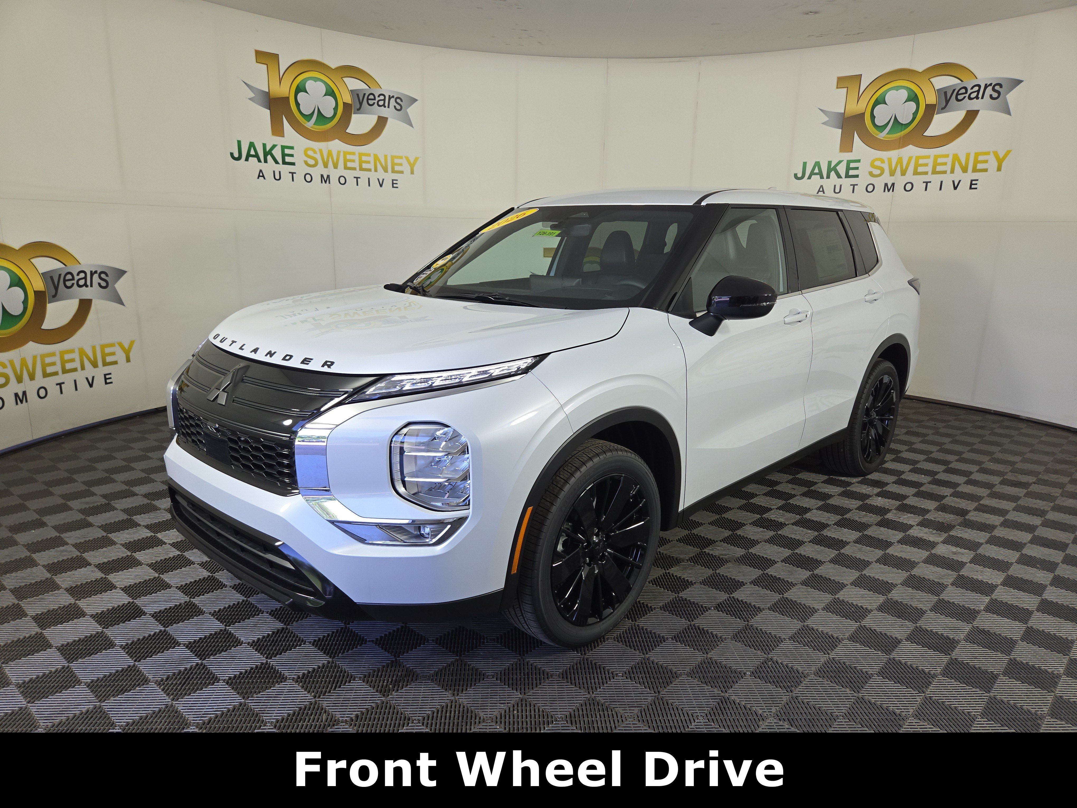 New 2026 Mitsubishi Outlander LE FWD image 3