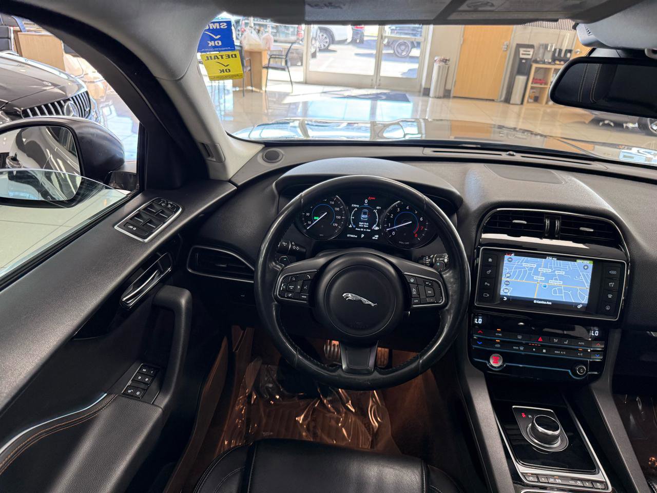 Used 2017 Jaguar F-PACE Prestige image 24