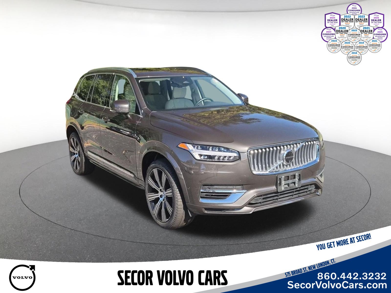 Certified 2024 Volvo XC90 T8 Plus w/ Protection Package AWD/4WD image 3