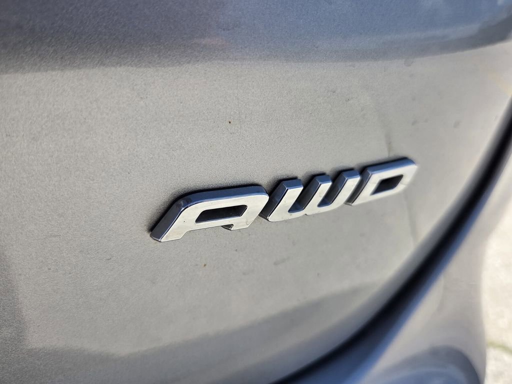 Used 2024 Ford Edge SEL AWD/4WD image 16