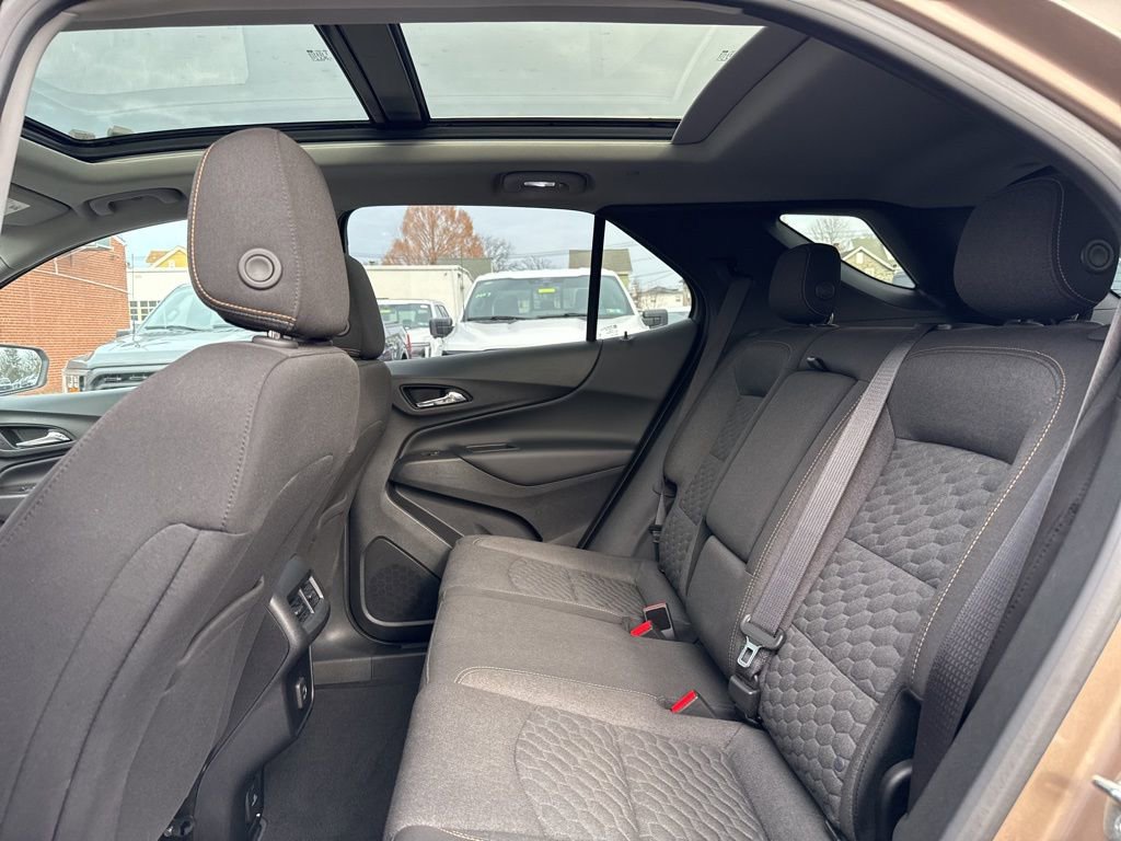 Used 2019 Chevrolet Equinox LT w/ Sun & Navigation Package image 9