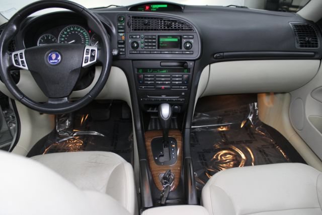 Used 2006 Saab 9-3 2.0T FWD image 2