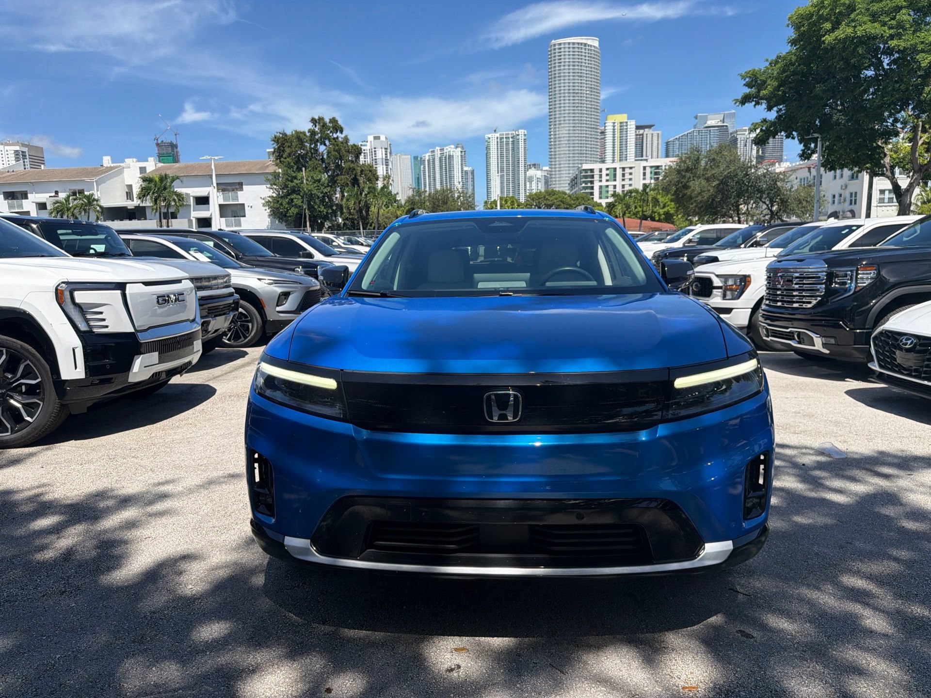 Used 2025 Honda Prologue Touring image 2