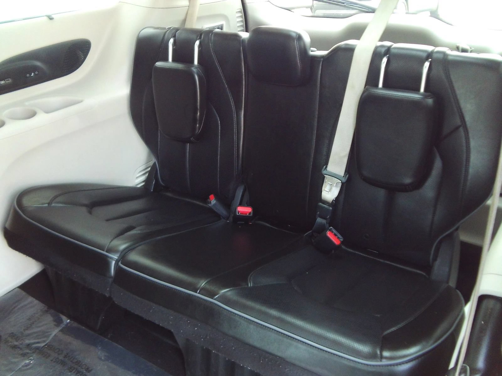 Used 2019 Chrysler Pacifica Limited w/ Tire & Wheel Group FWD image 26