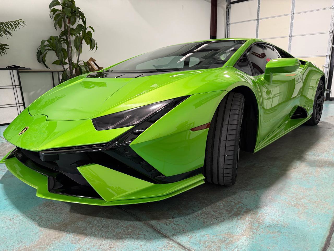 Used 2023 Lamborghini Huracan Tecnica RWD image 3