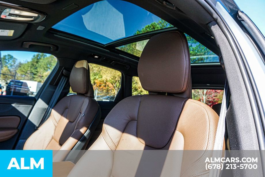 Used 2024 Volvo XC60 T8 Plus w/ Climate Package image 18