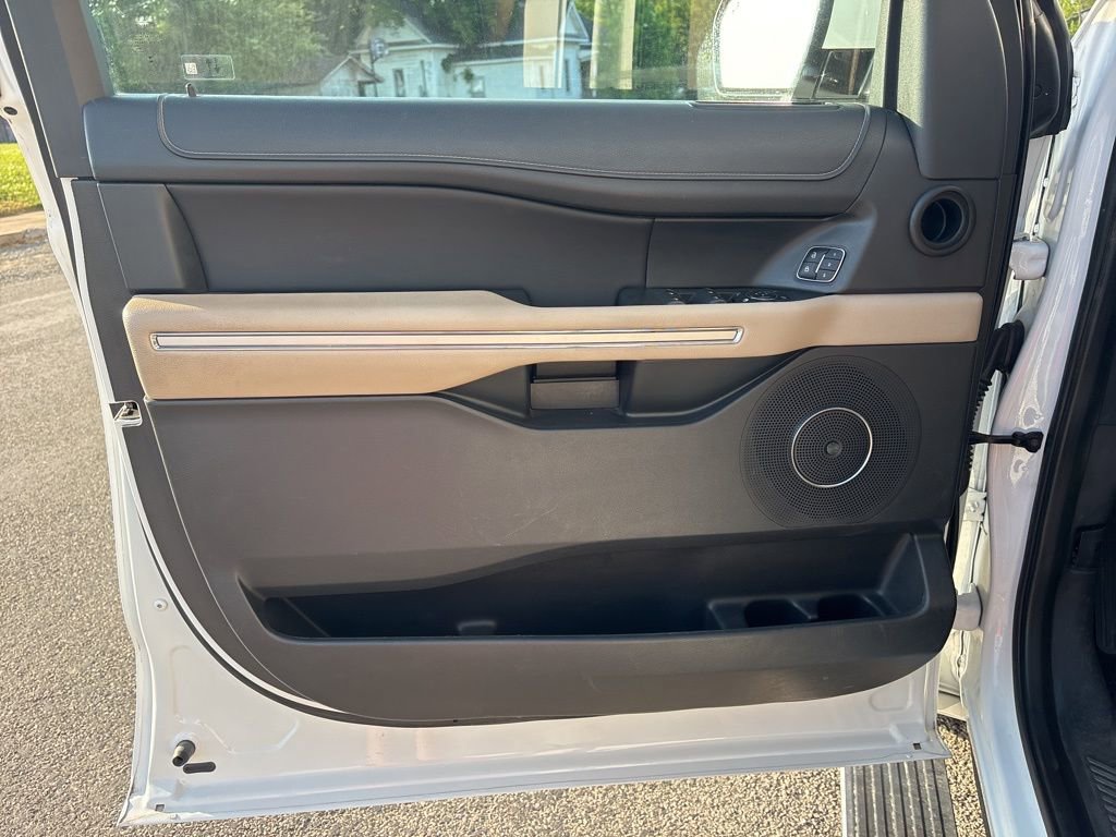 Used 2023 Ford Expedition Max Limited image 10
