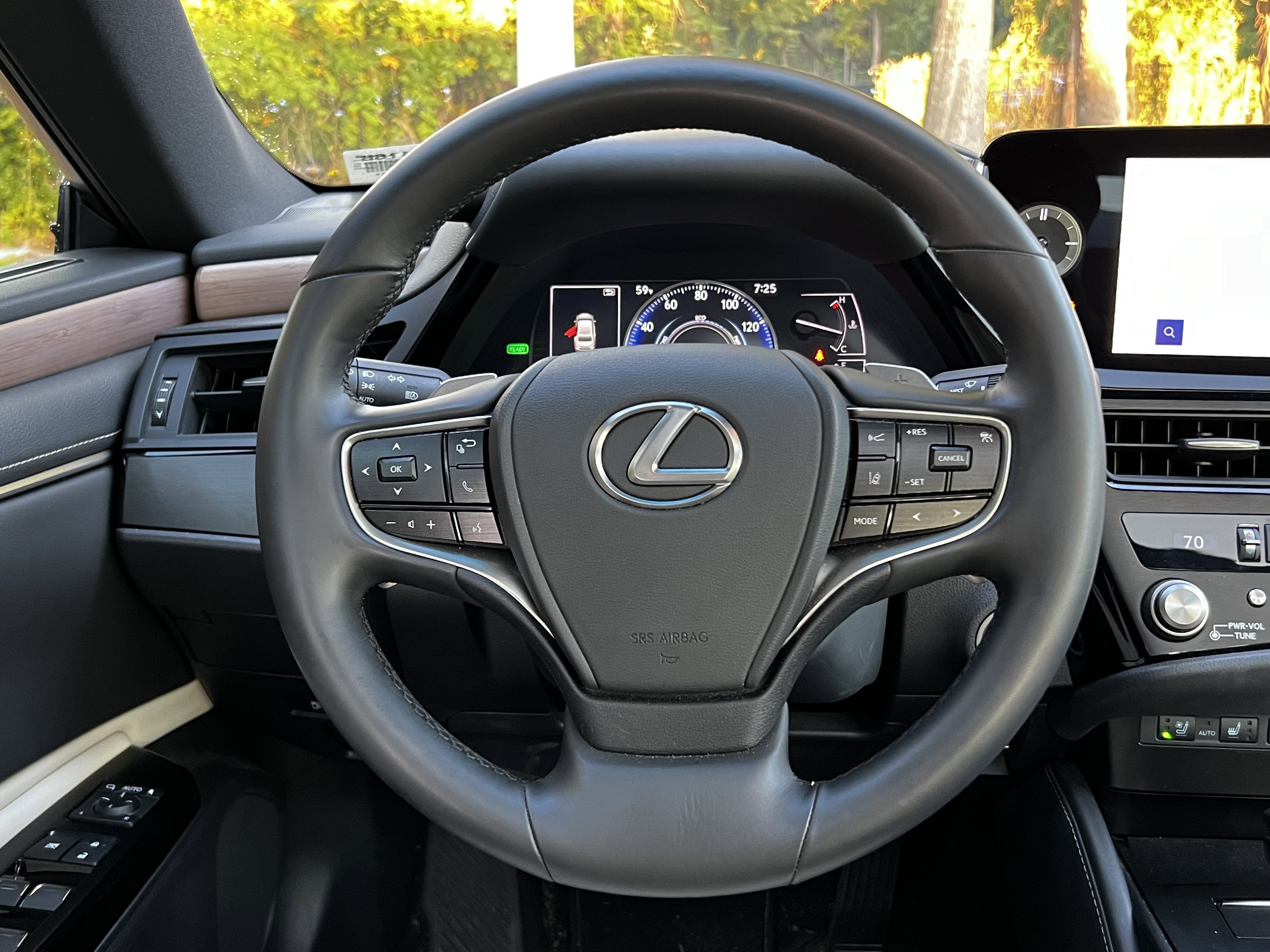 Certified 2025 Lexus ES 300h w/ Premium Package image 33