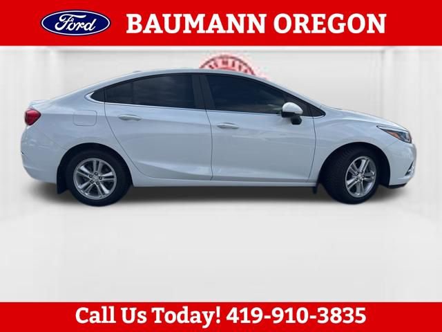 Used 2018 Chevrolet Cruze LT w/ Convenience Package FWD video 2