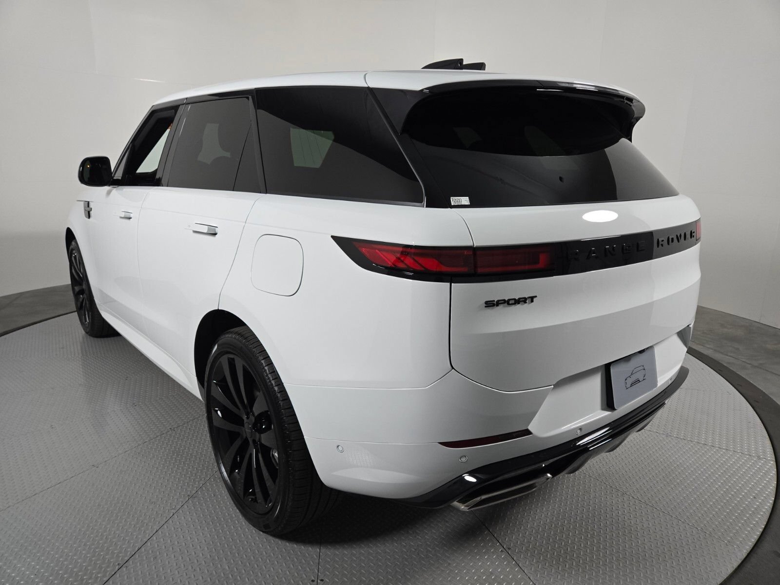 New 2026 Land Rover Range Rover Sport Dynamic SE AWD/4WD image 17