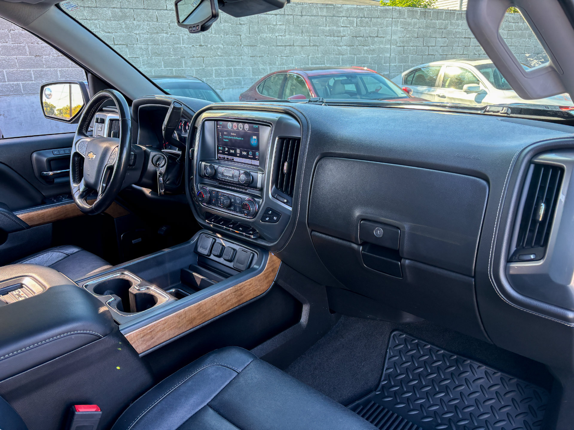 Used 2018 Chevrolet Silverado 1500 LTZ w/ Sport Package AWD/4WD image 26