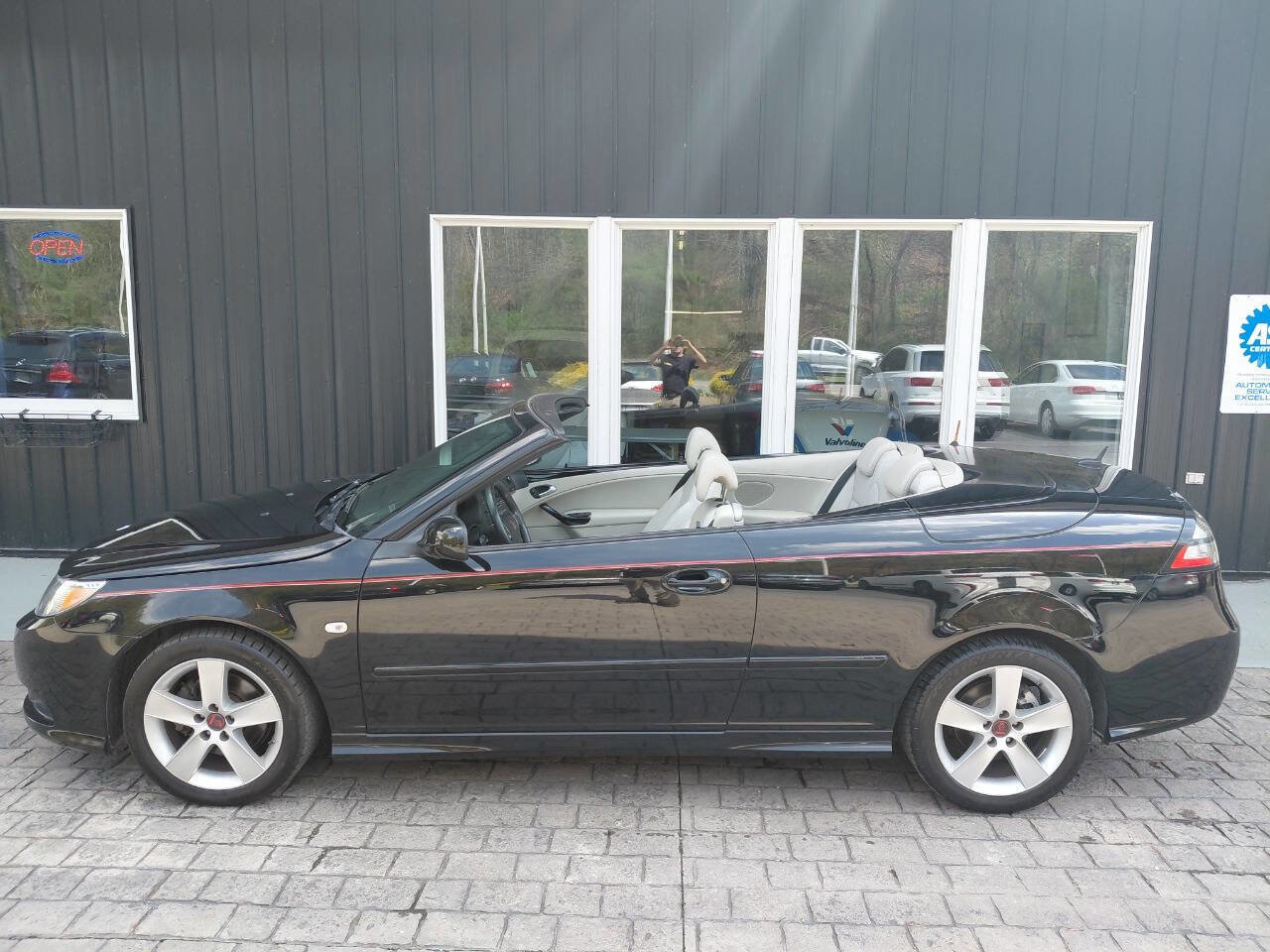 Used 2011 Saab 9-3 2.0T image 1
