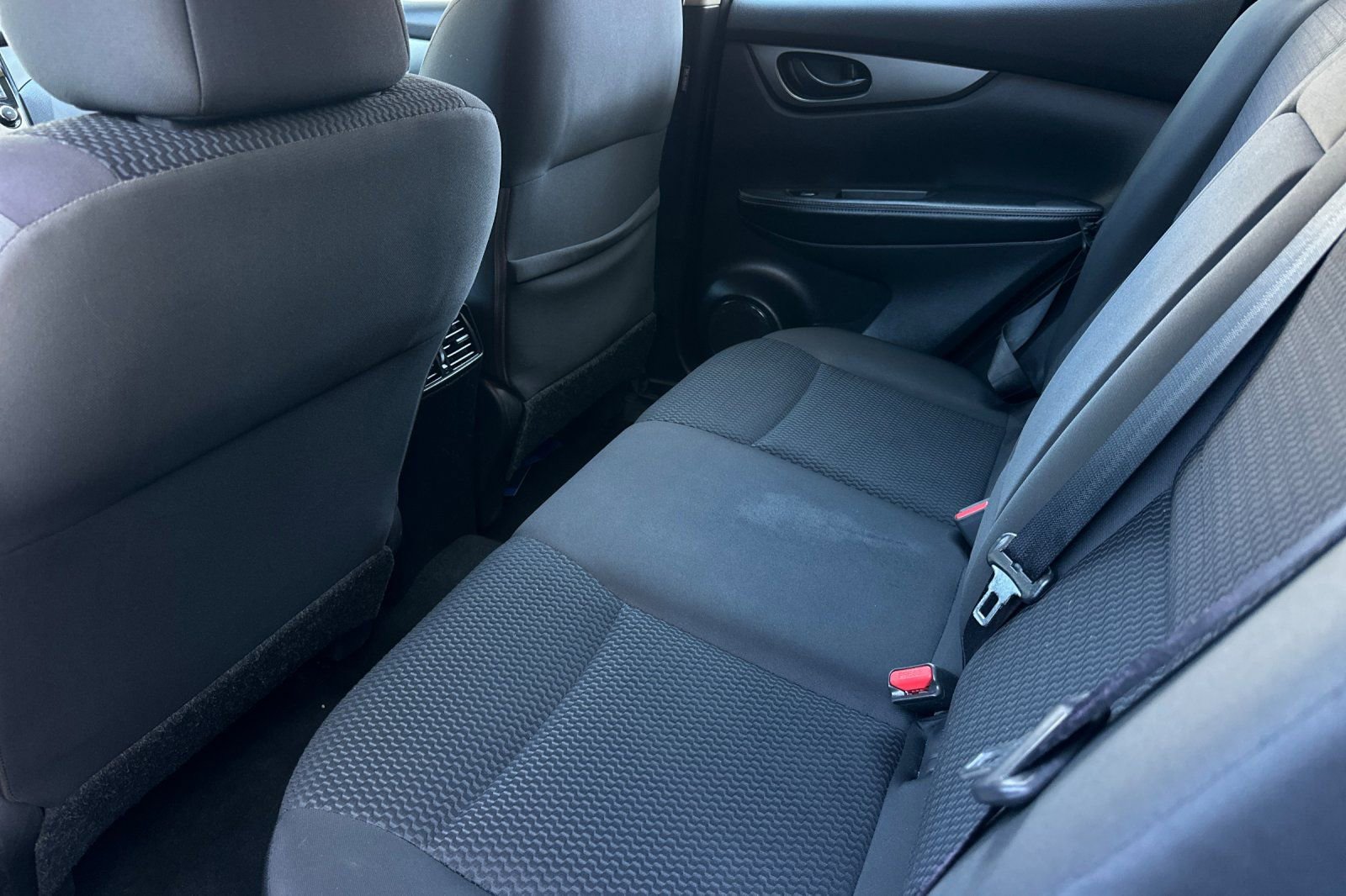 Used 2019 Nissan Rogue Sport S image 11
