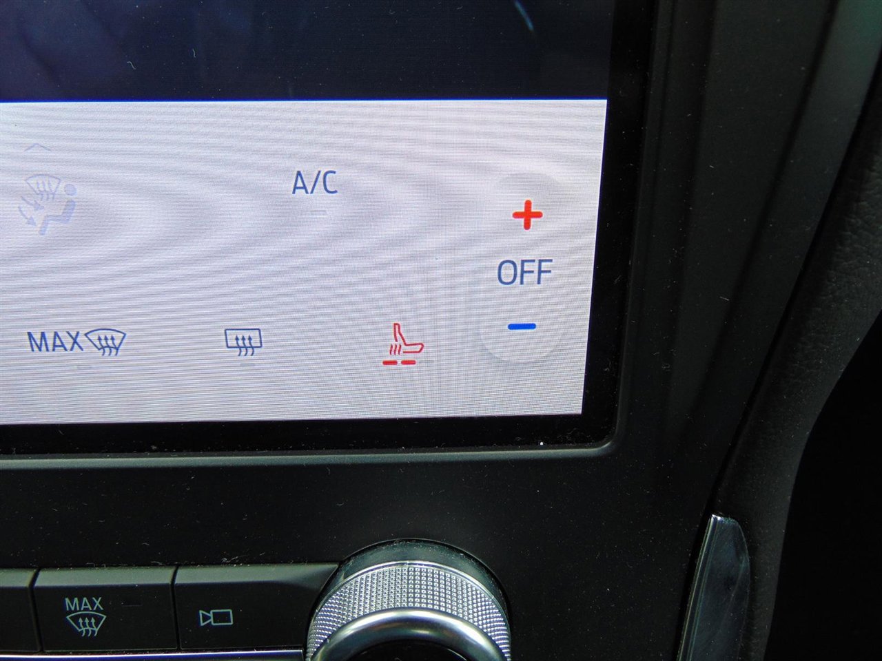 Used 2024 Ford Edge Titanium image 29