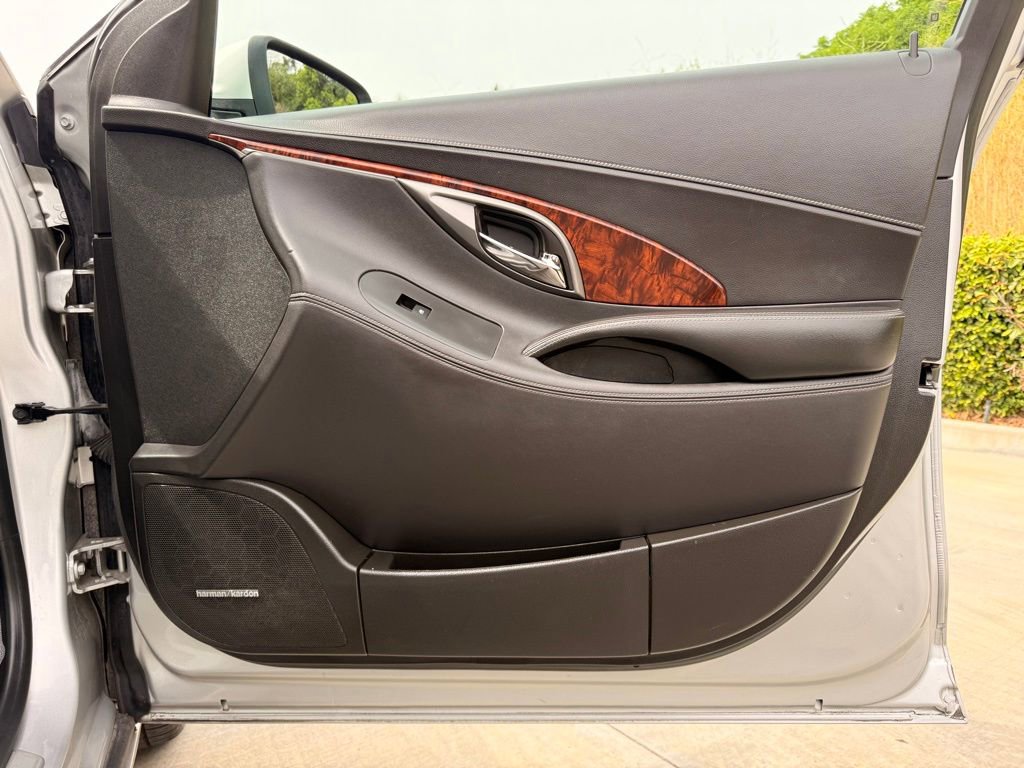 Used 2013 Buick LaCrosse Touring image 30