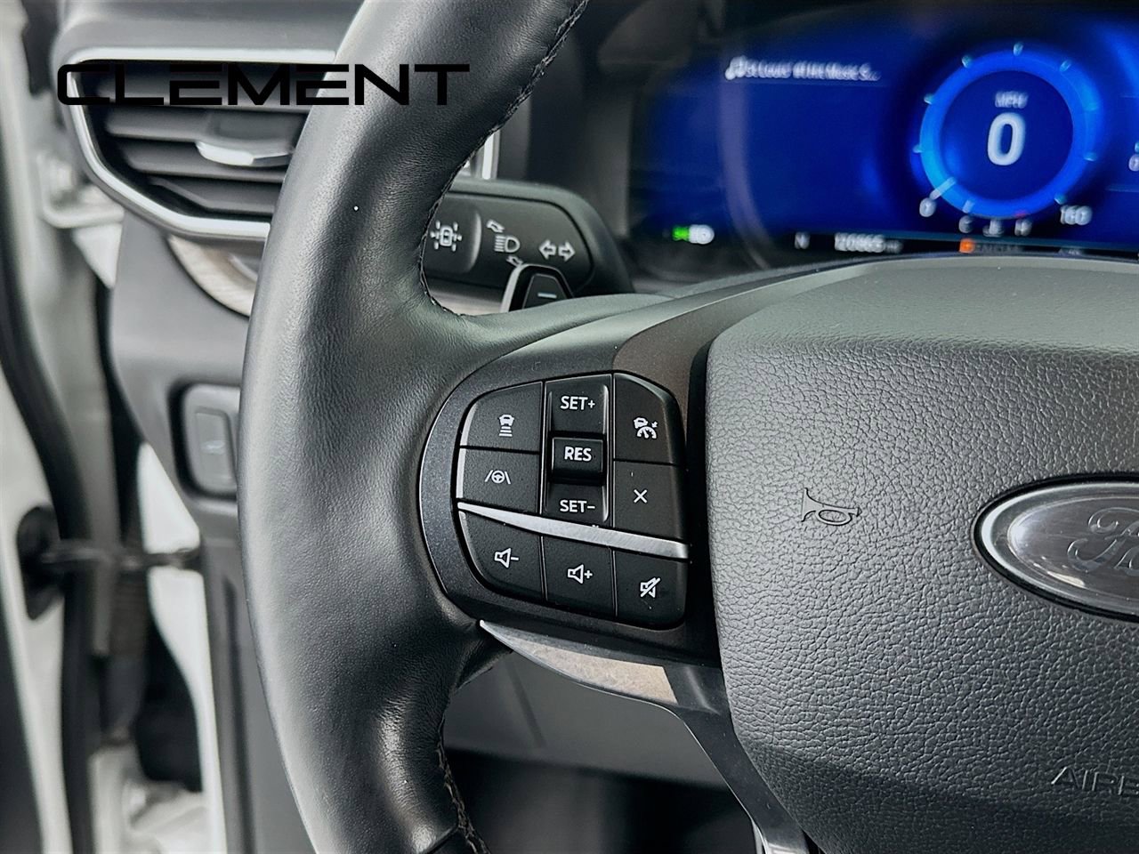 Certified 2020 Ford Explorer Platinum w/ Premium Technology Package image 16