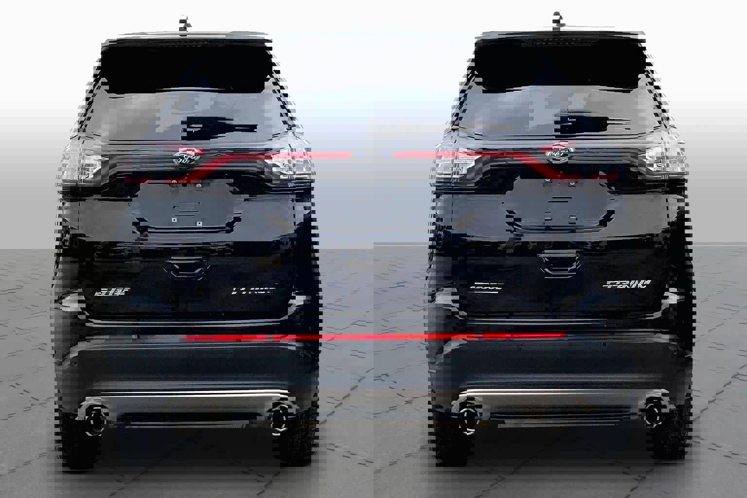 Used 2017 Ford Edge Titanium w/ Equipment Group 302A image 5