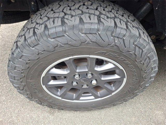 Used 2020 Jeep Gladiator Overland w/ Dual Top Group image 4