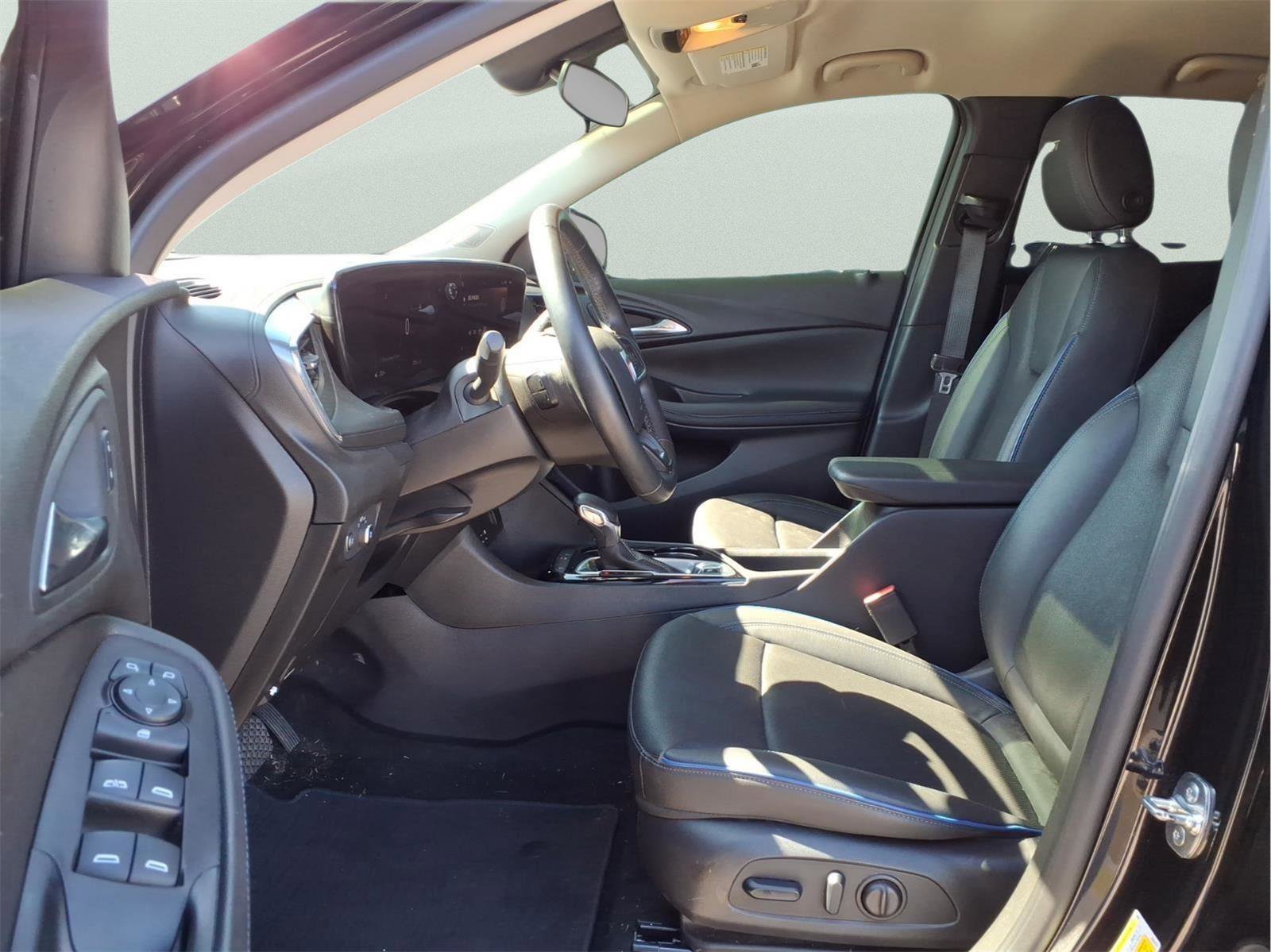 Used 2025 Buick Encore GX Sport Touring w/ Advanced Technology Package image 15