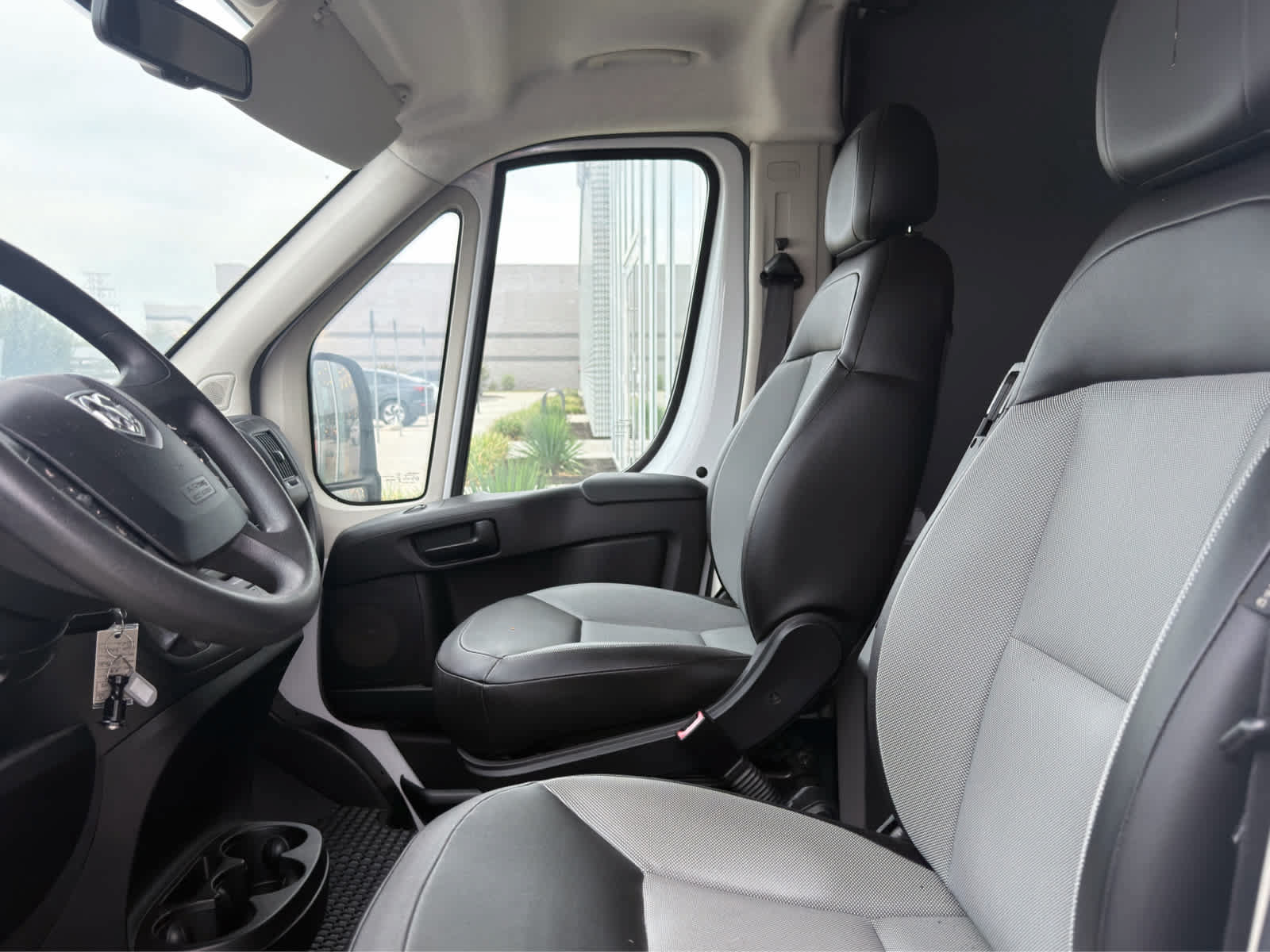 Used 2014 RAM ProMaster 2500 w/ Premium Appearance Group FWD image 10