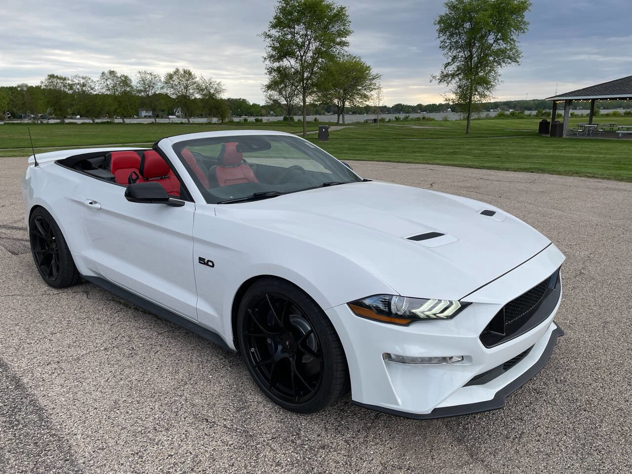 Used 2019 Ford Mustang GT Premium w/ GT Performance Package RWD image 13