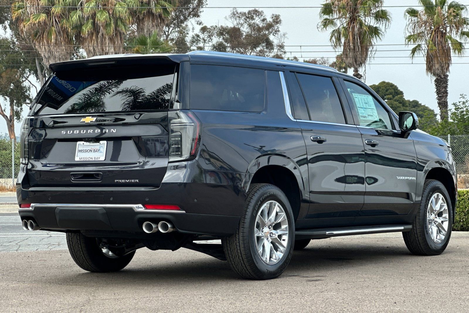 New 2025 Chevrolet Suburban Premier image 4
