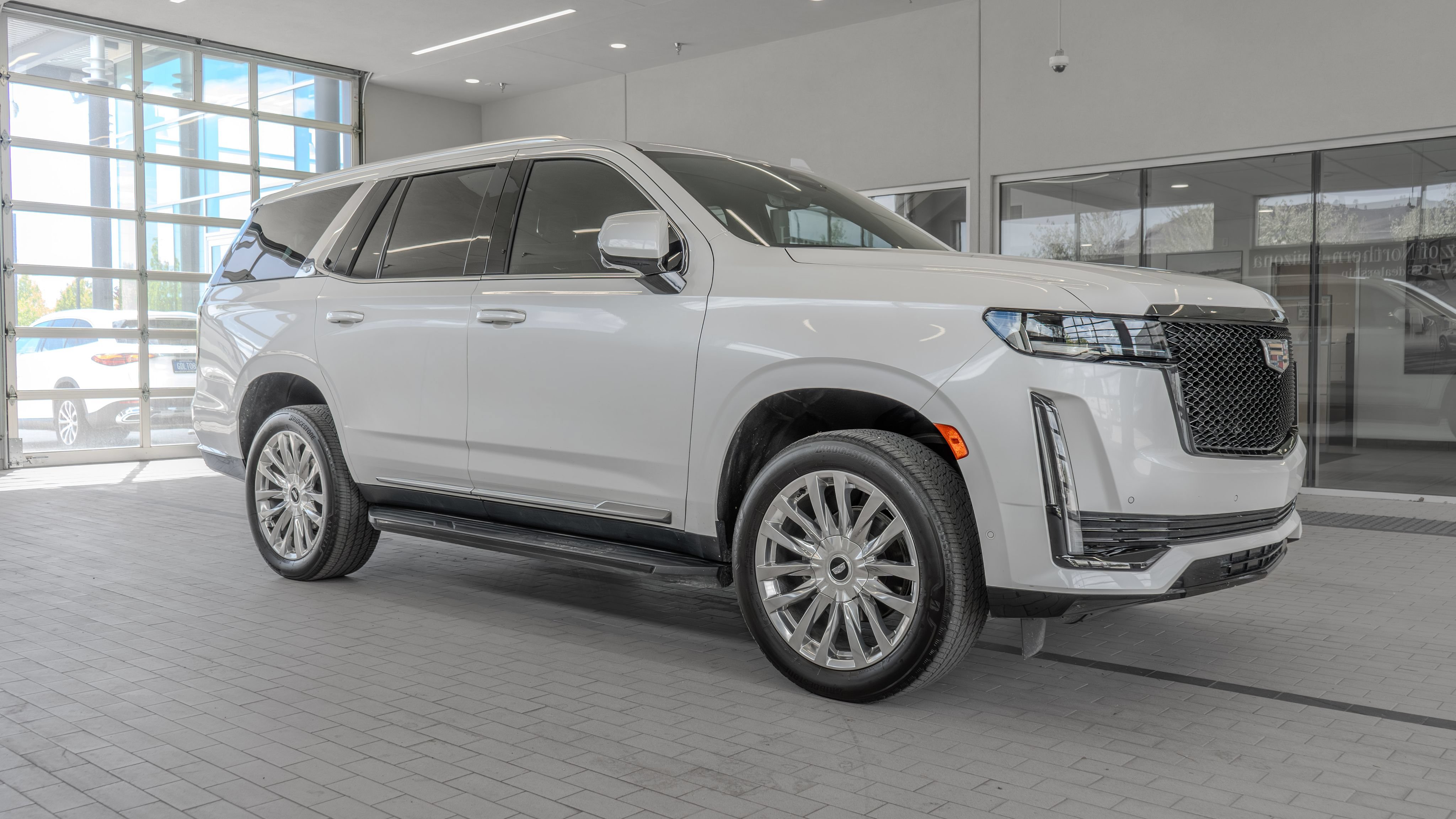 Used 2023 Cadillac Escalade Premium Luxury AWD/4WD image 12