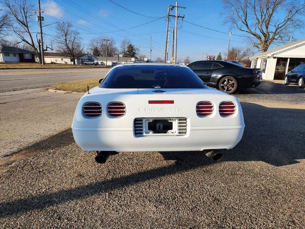 Used 1994 Chevrolet Corvette Coupe RWD image 6