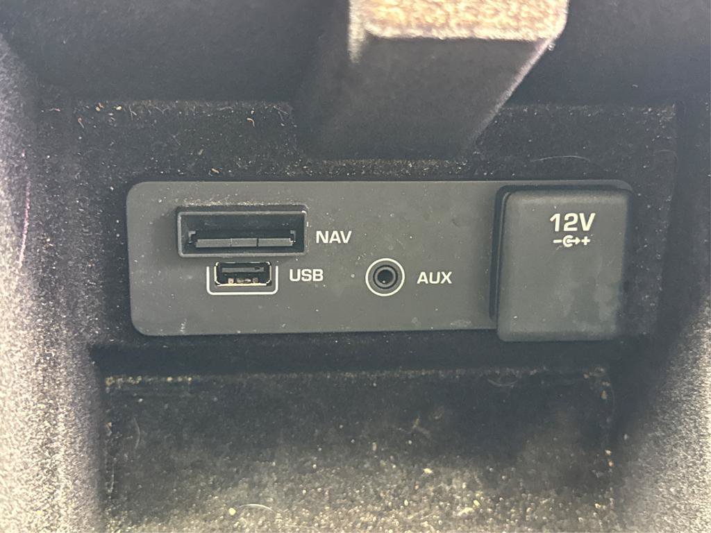 Used 2017 Land Rover Discovery Sport SE AWD/4WD image 41