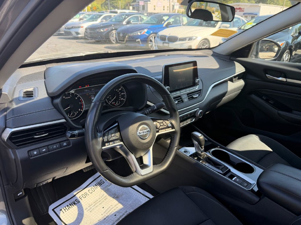 Used 2022 Nissan Altima 2.5 SV w/ SV Premium Package FWD image 10