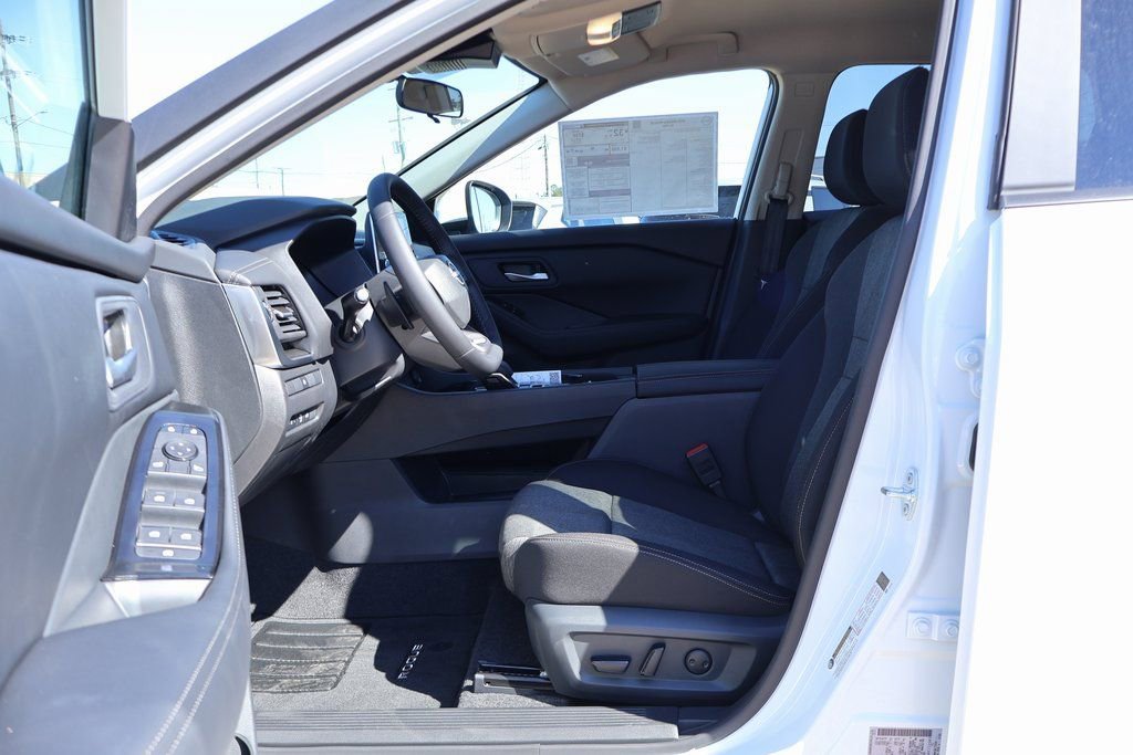 New 2026 Nissan Rogue SV image 7