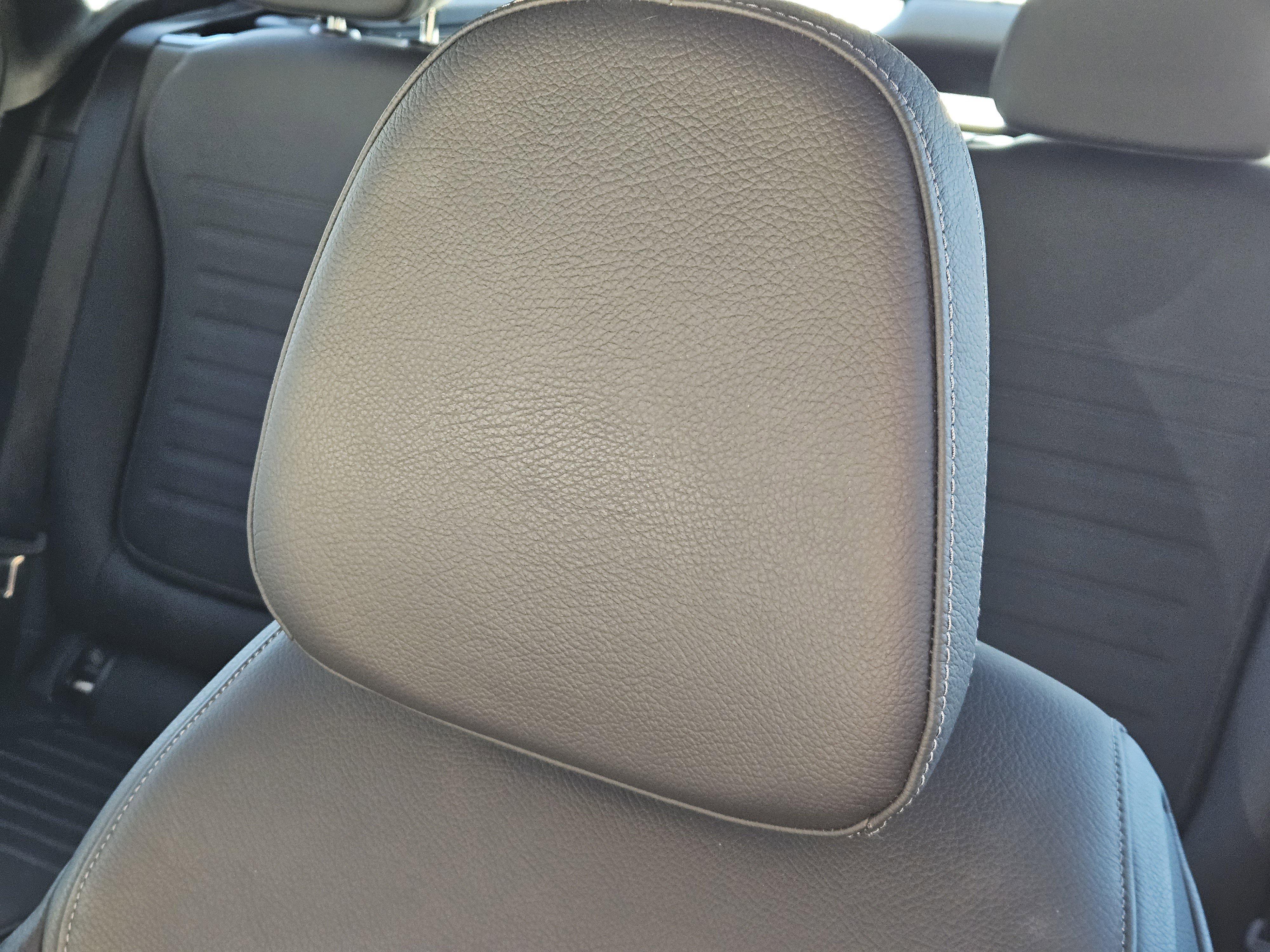 Used 2025 Mercedes-Benz GLC 43 AMG 4MATIC image 15