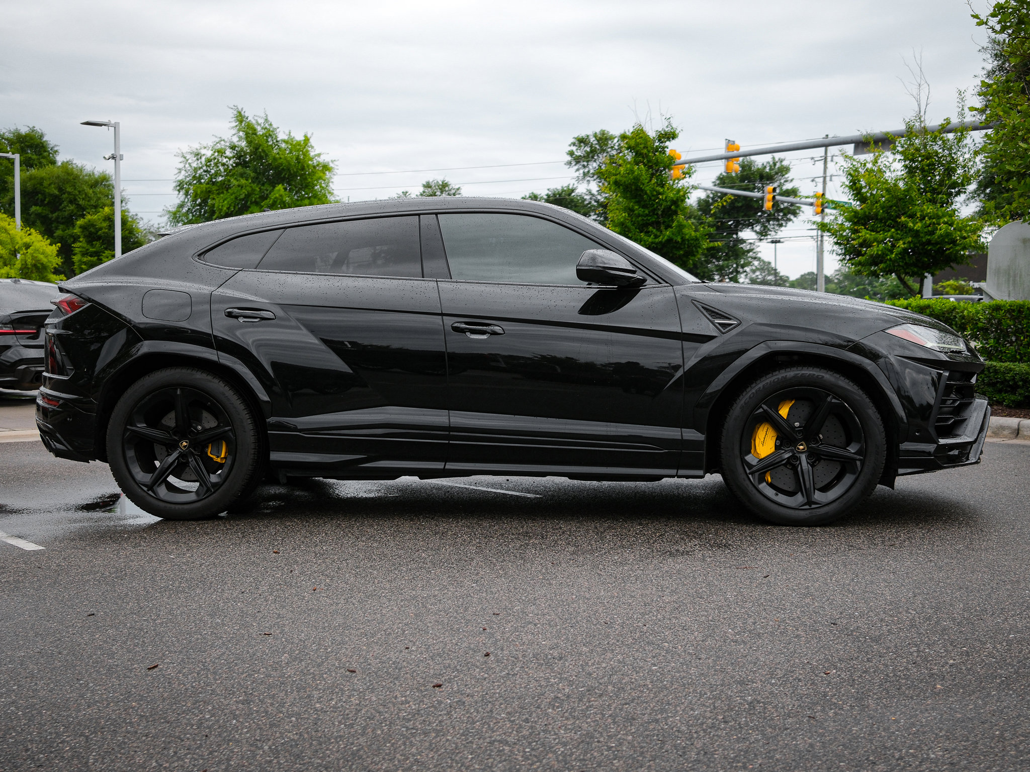 Used 2020 Lamborghini Urus AWD/4WD image 10