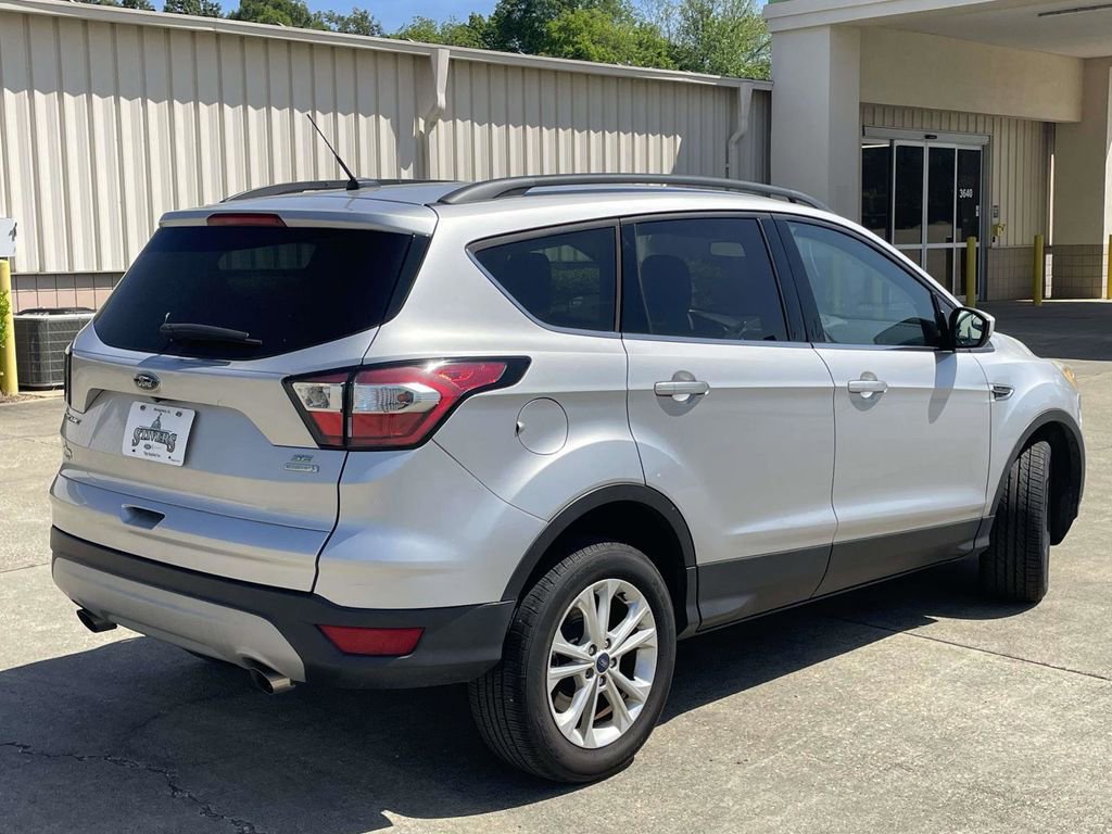 Certified 2018 Ford Escape SE image 3