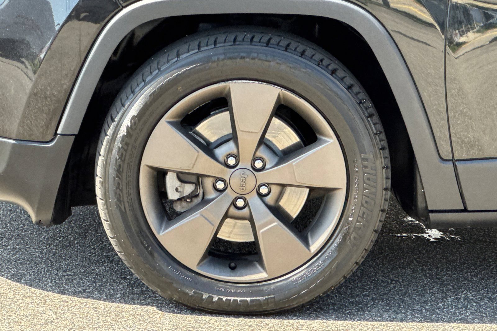 Used 2016 Jeep Cherokee 75th Anniversary FWD image 26