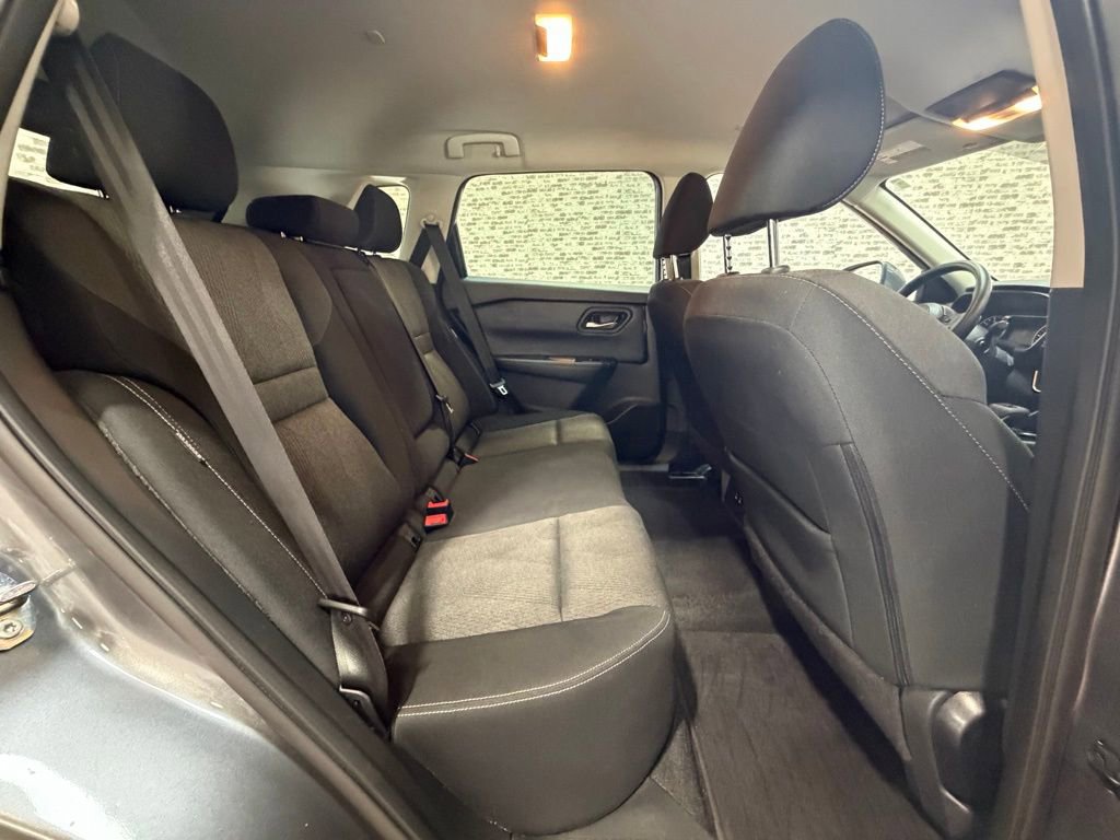 Used 2024 Nissan Rogue SV AWD/4WD image 12