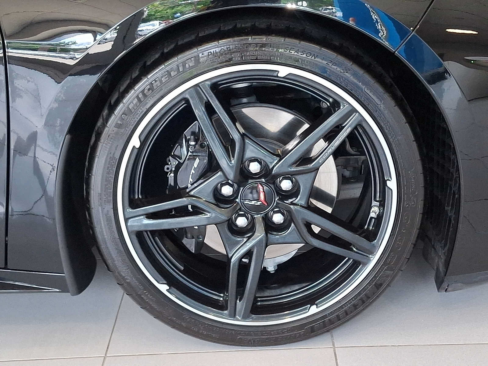 Used 2021 Chevrolet Corvette Stingray Coupe w/ Engine Appearance Package RWD image 8