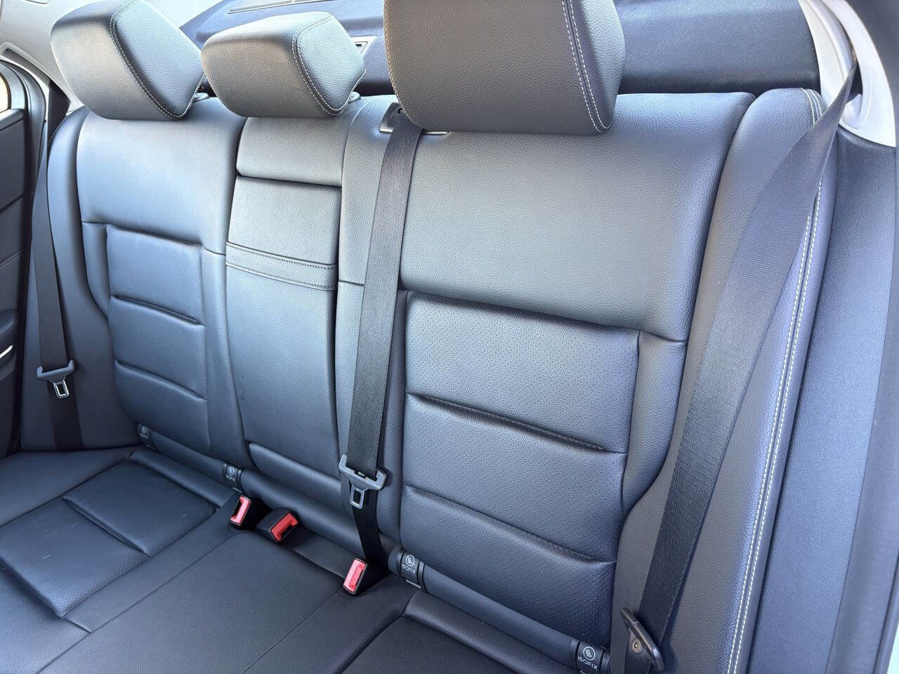 Used 2014 Mercedes-Benz E 250 BlueTEC Sedan image 23