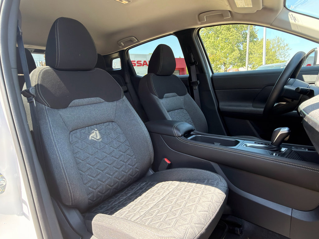 Used 2025 Nissan Kicks SV image 15