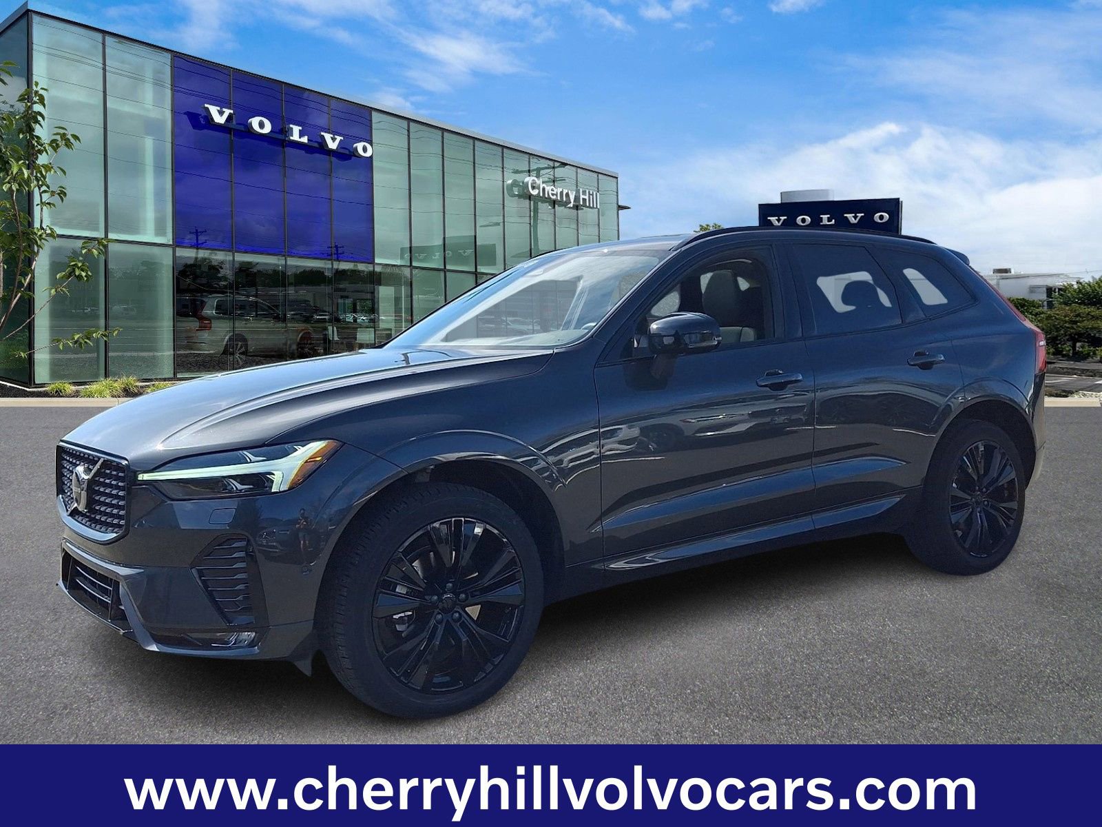 Certified 2025 Volvo XC60 B5 Plus image 3