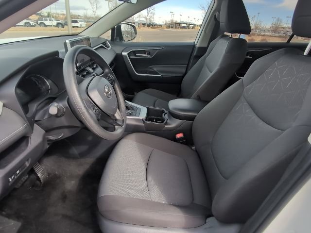 Used 2025 Toyota RAV4 XLE image 12