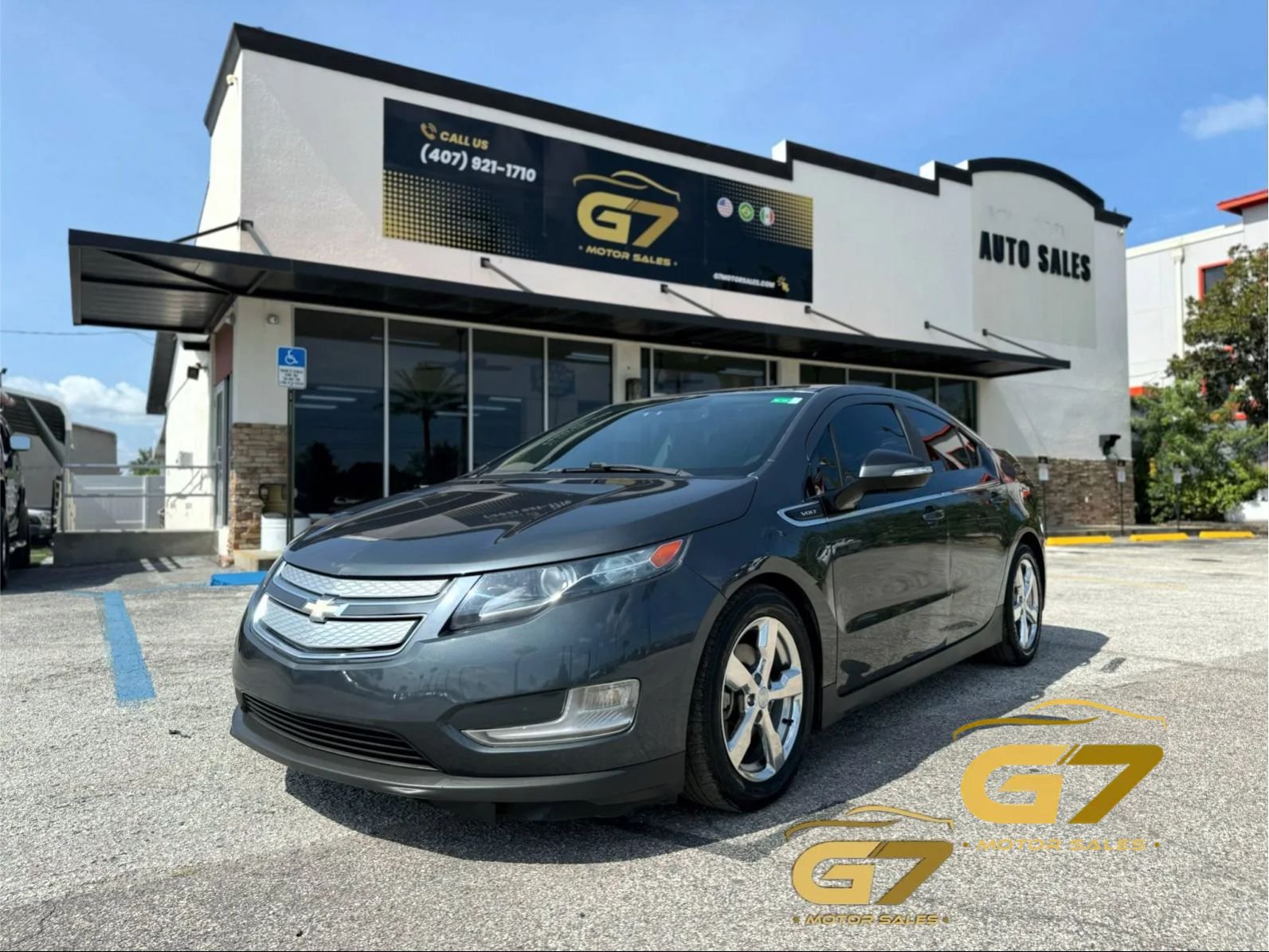 Used 2013 Chevrolet Volt Premium w/ Premium Trim Package FWD image 1