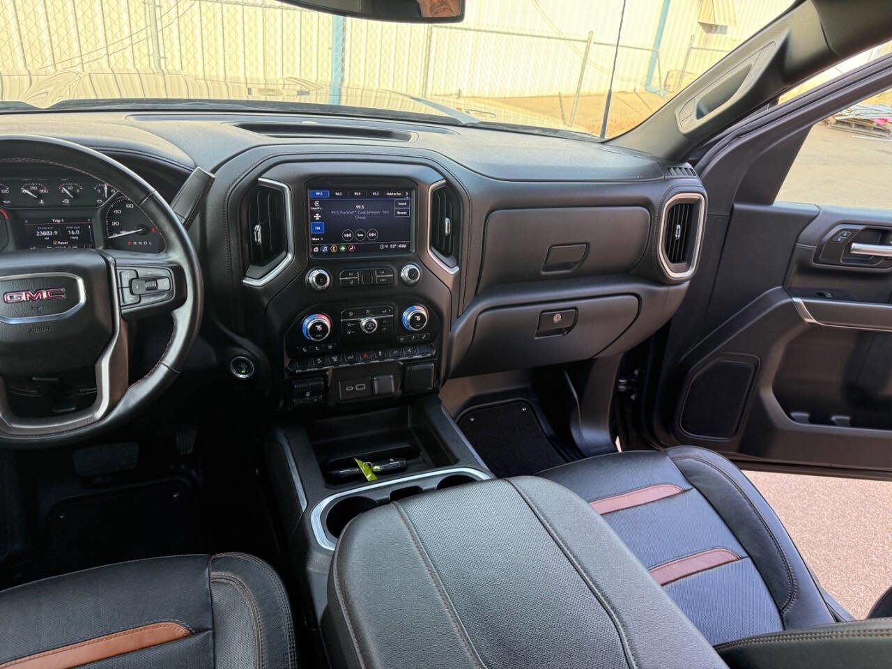 Used 2023 GMC Sierra 2500 AT4 image 35