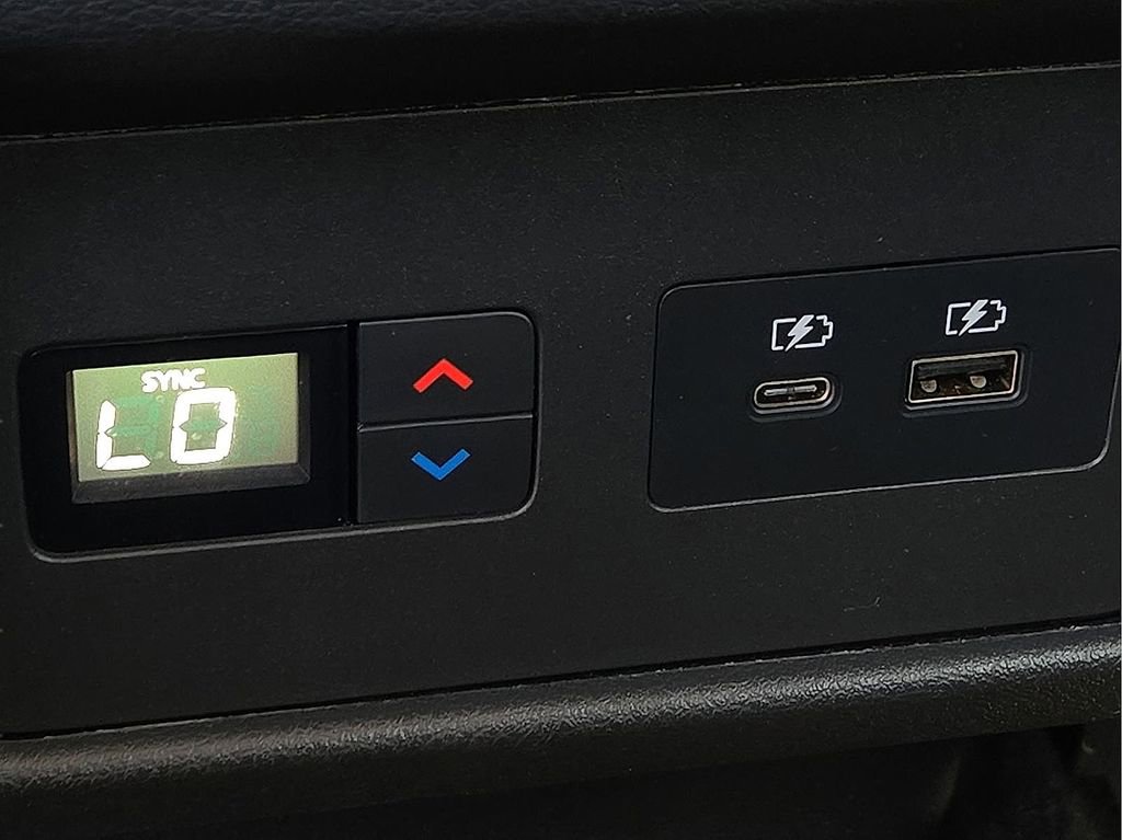 Used 2023 Nissan Rogue SL w/ SL Premium Package image 11